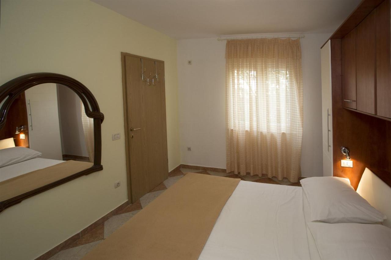 Apartments Gudelj Trogir Exterior foto
