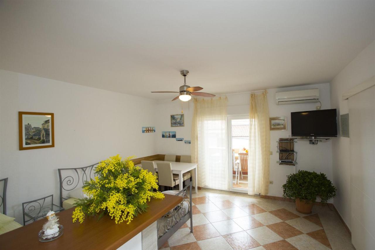 Apartments Gudelj Trogir Exterior foto